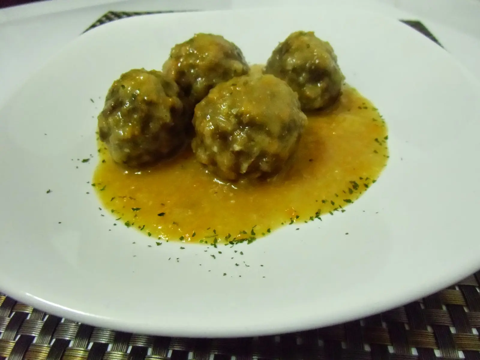 Albóndigas en salsa de naranja